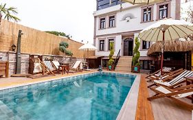 Parna Hotel